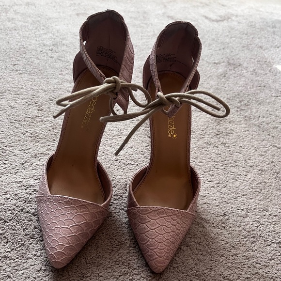 EUC Shoedazzle dusty rose snakeskin style heels with lace up detail - Picture 2 of 4